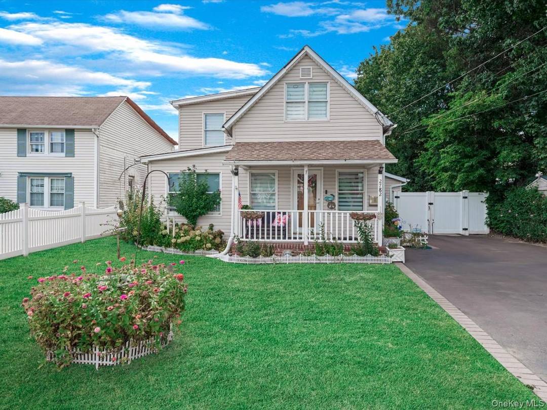 Welcome to 2782 Central Avenue, a beautifully maintained 2 bedroom, 2 bath home in prime South Baldwin.