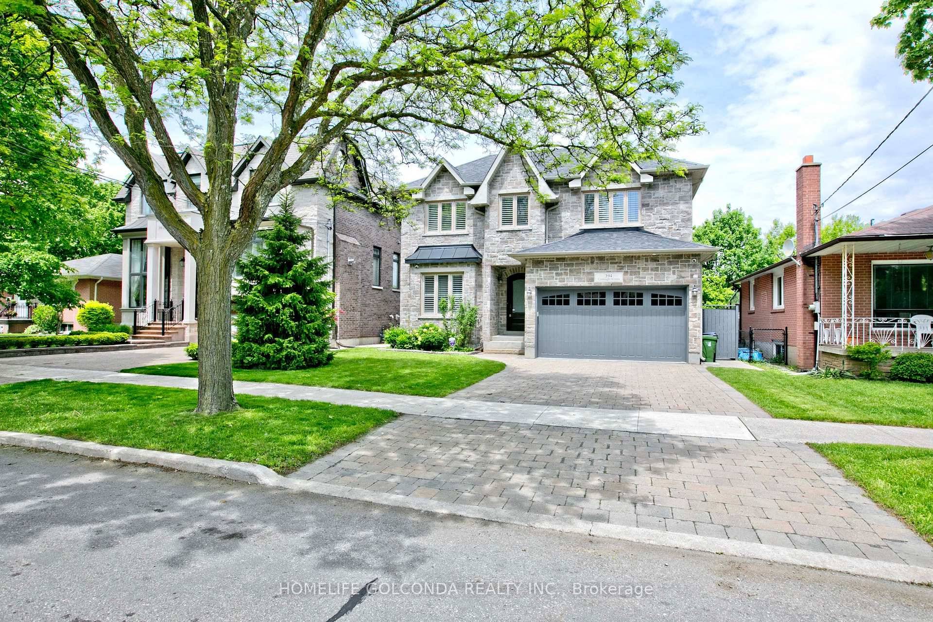 Beautifully Home In Desired Neighbourhood.