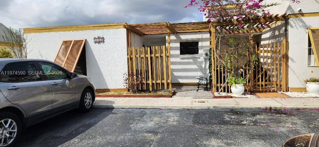 Spacious Lake Front 2 2 one story corner unit townhouse in the Trail Run community.