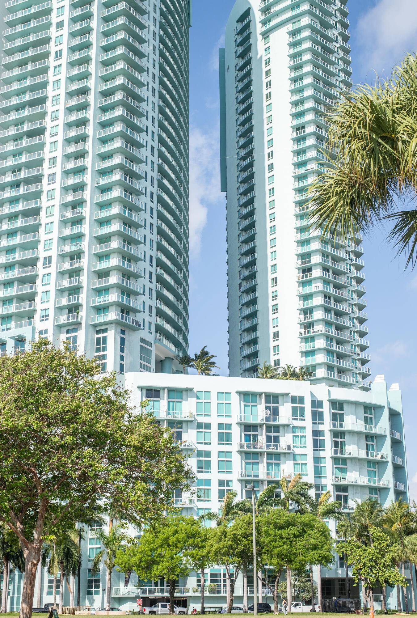 Quantum on the Bay, 19th floor, spectacular views to the Intracoastal and Bay.