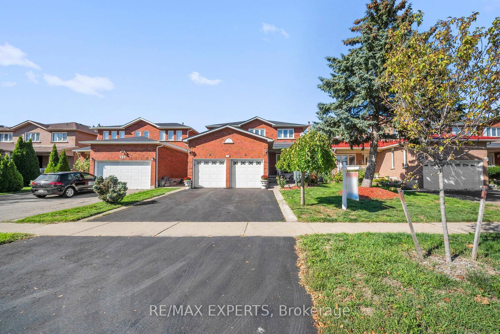 Welcome to 118 Chancellor Dr, a spacious and versatile family home nestled in the heart of Woodbridge.