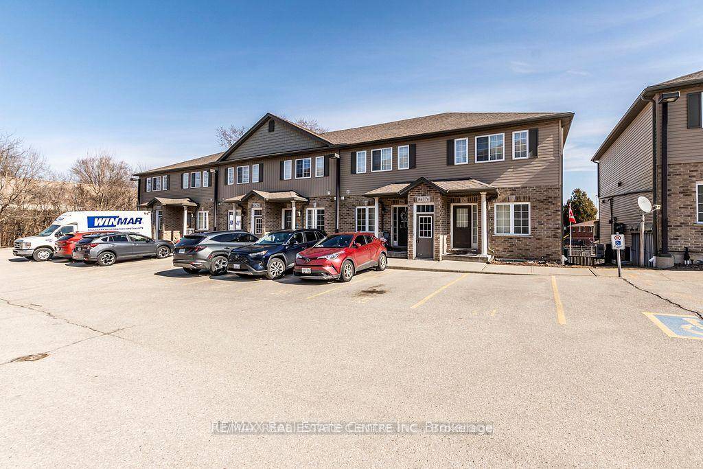 One Bedroom Unit Located in a great neighborhood in the Laurentian Hills.
