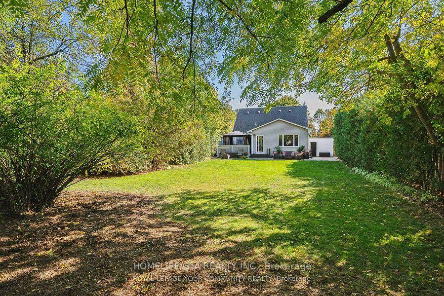 Don't Miss Out on This Hidden Gem in the Heart of Richmond Hill's desirable Mill Pond community.