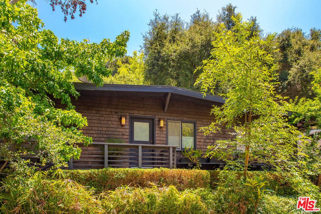 9648   Yoakum Dr 2BR Beverly Hills Post Office | B.H.P.O. La