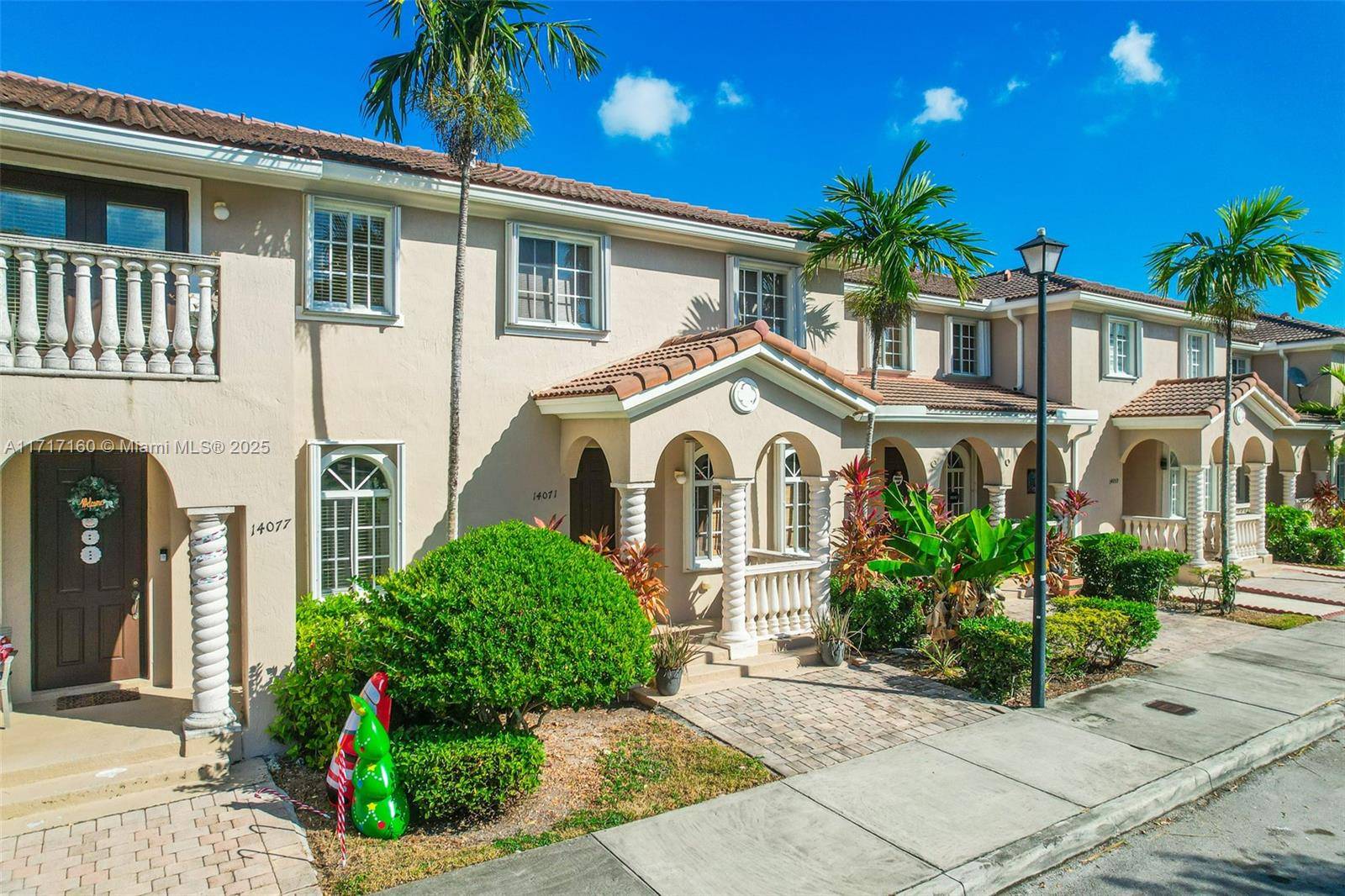 PRICE REDUCTION FOR QUICK SALE !