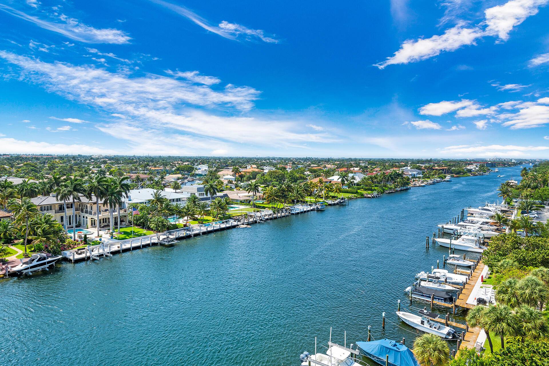 Outstanding intracoastal views from this 9th floor corner unit.