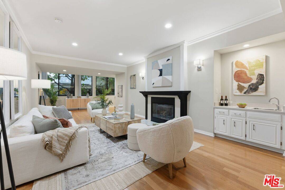 11939   GORHAM AVE 2BR Brentwood La