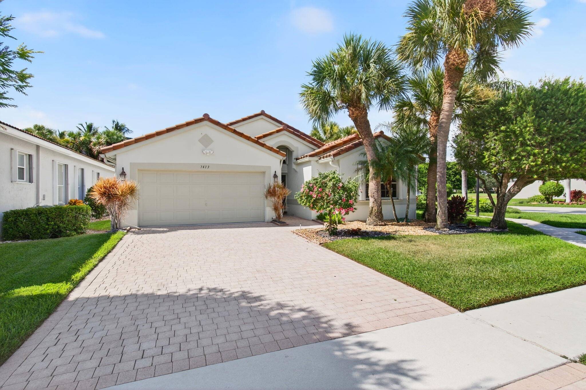 Wake up to gorgeous golf course views in this 2 bedroom plus den Balmoral floor plan home in the desirable Cascades community of Boynton Beach.