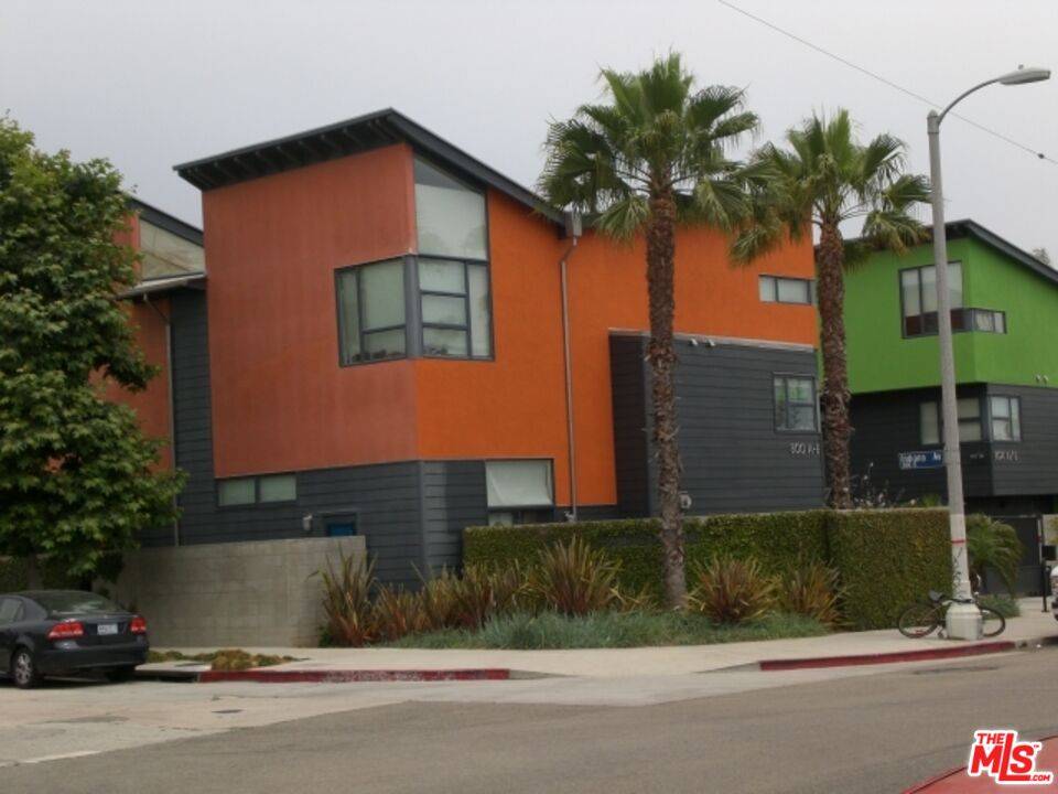 800  Hampton DR 1BR Marina Del Rey La