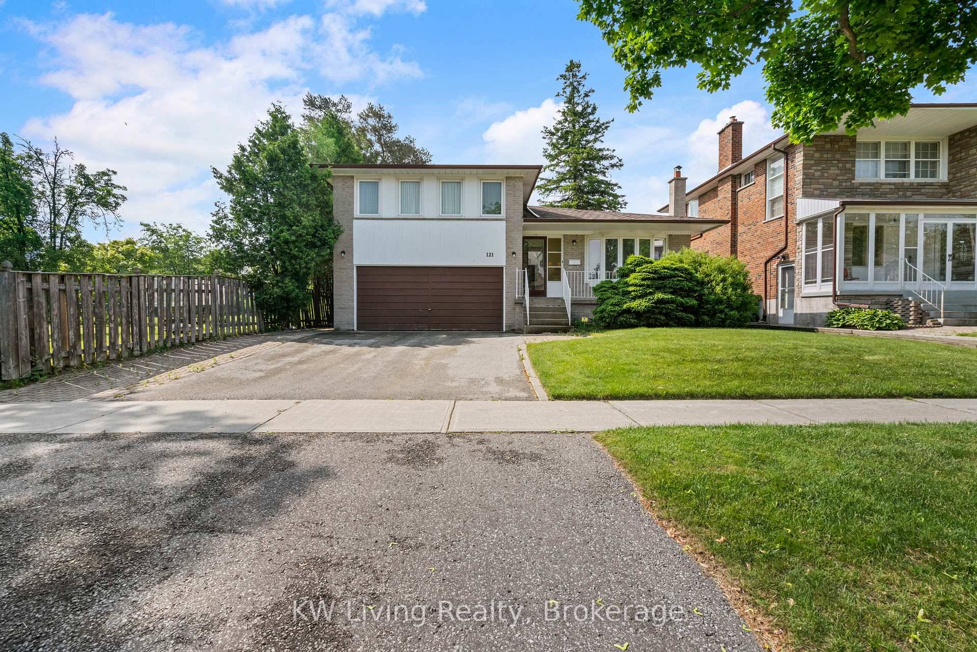 Welcome to this large solid 4 level side split detached house nestled in the most sought after Agincourt South Area.