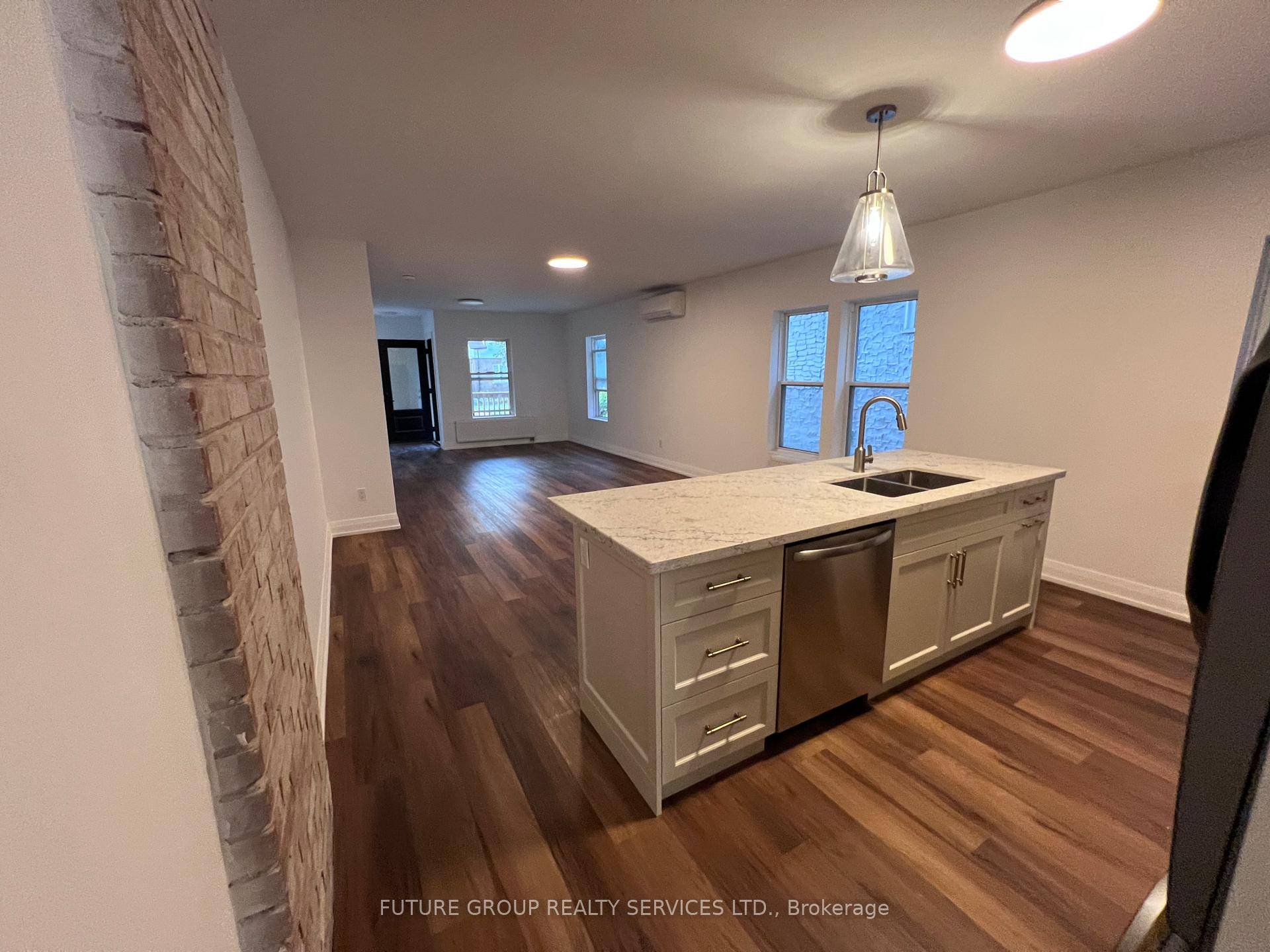 MOVE IN INCENTIVE Landlord offering Rebate on Rent.