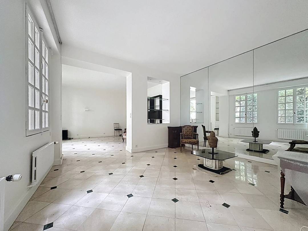 Courtyard house - Paris Vème