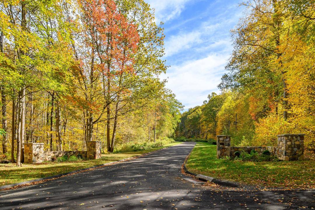 Developers Builders.... Discover Wolf Run Estates.