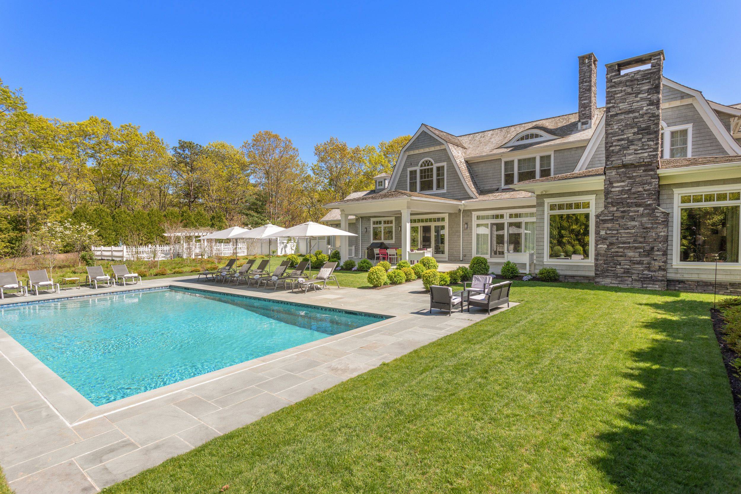 Magnificent East Hampton Luxurious Retreat