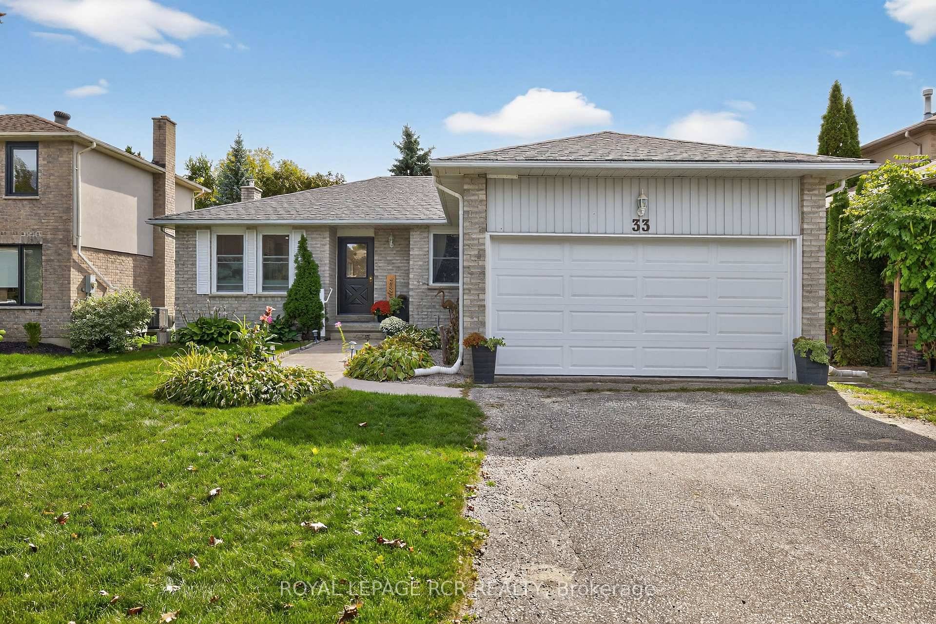 Welcome to the most charming 3 1 bedroom bungalow nestled on a picturesque, tree lined street in the heart of East Gwillimbury.