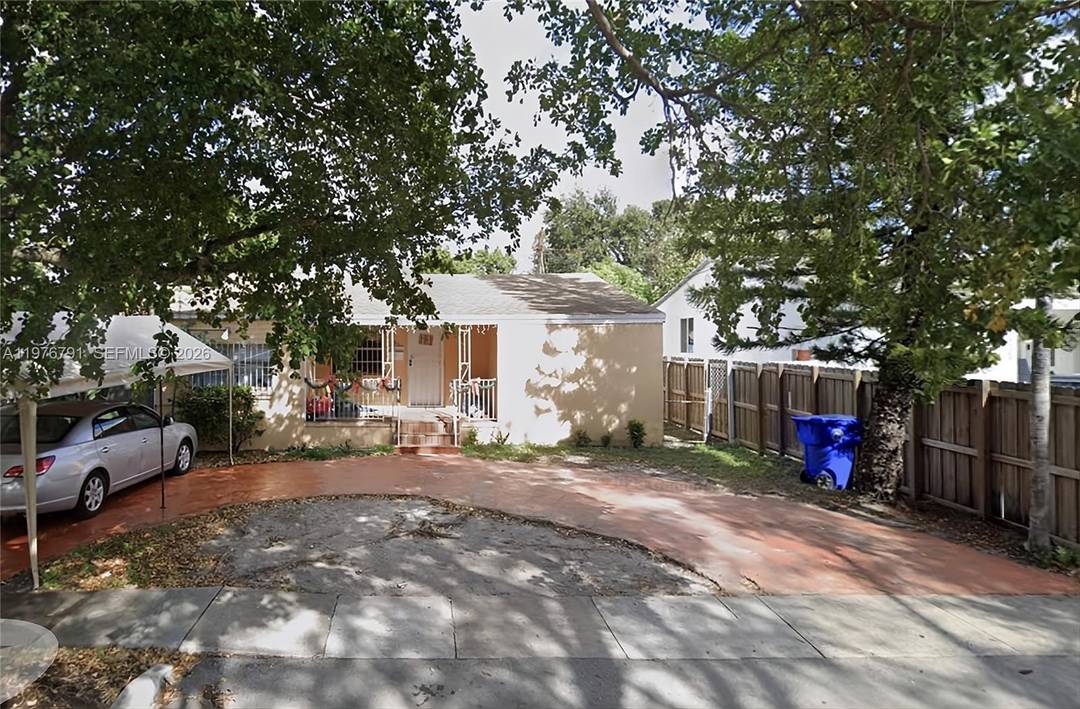 Investors welcome ! Ideal location !