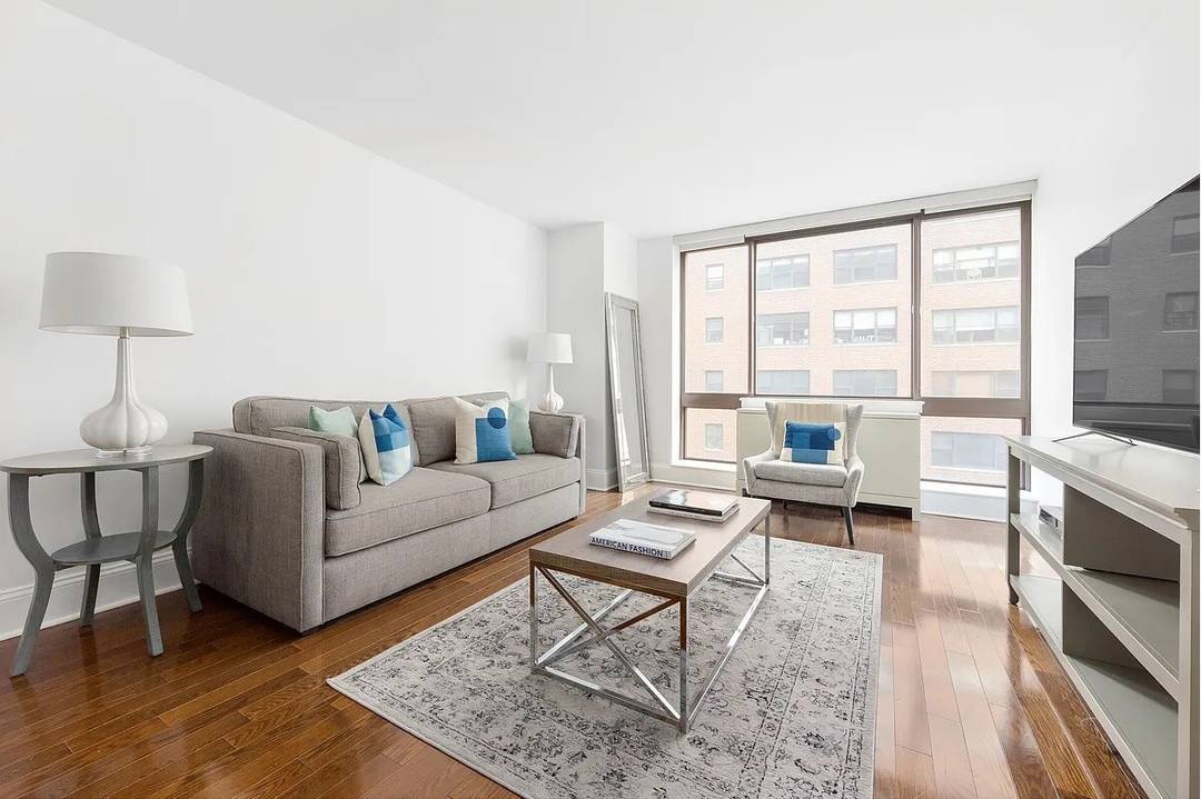 Luxury One Bedroom with Storage at SIXTYFOUR Upper East Side This sun filled one bedroom residence at SIXTYFOUR offers bright, modern living with floor to ceiling windows, elegant oak flooring, ...