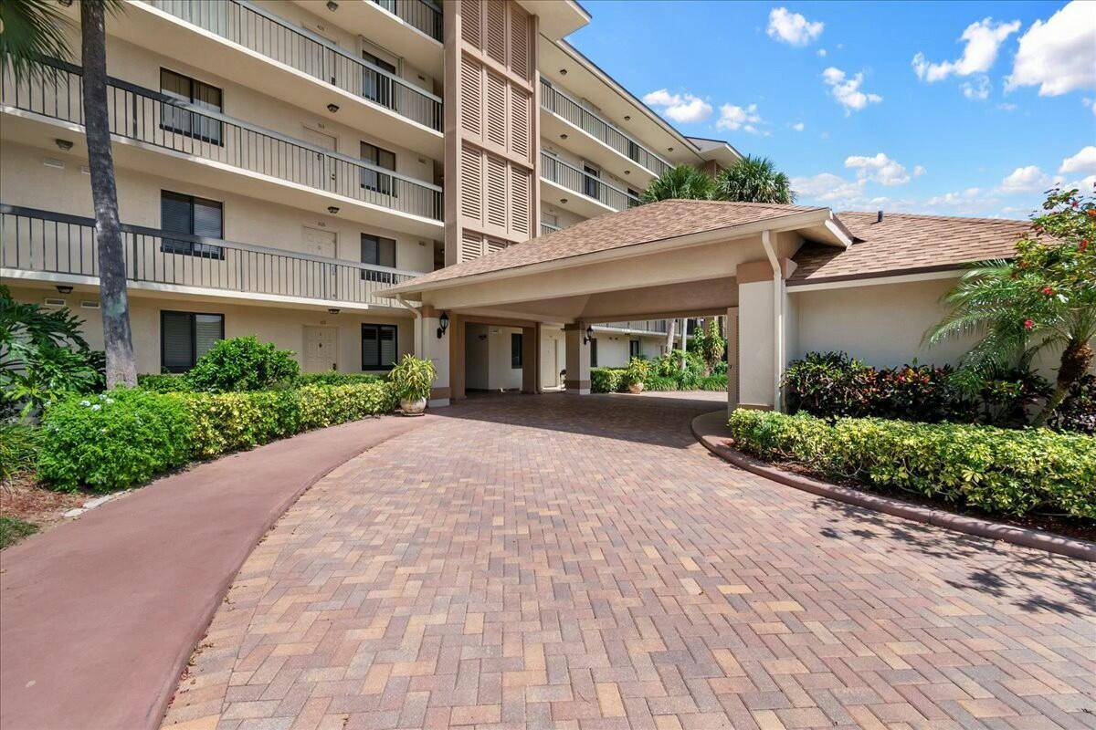 Experience the Ultimate in Vacation Lifestyle Living !
