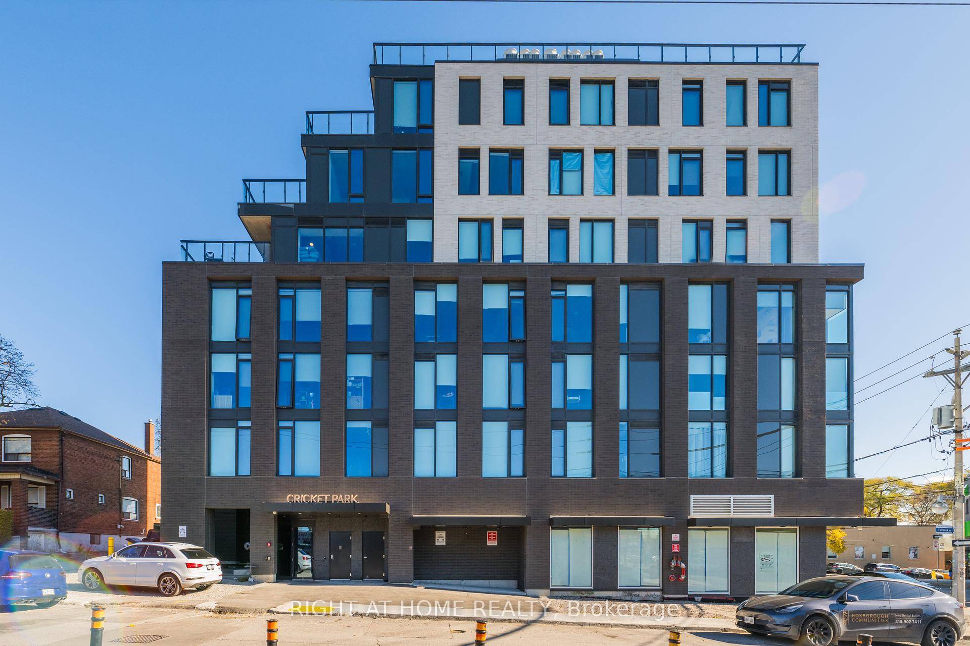 Welcome to the one of a kind penthouse suite on the top floor of a newly built amp ; professionally managed building The Cricket Park in the heart of bustling ...