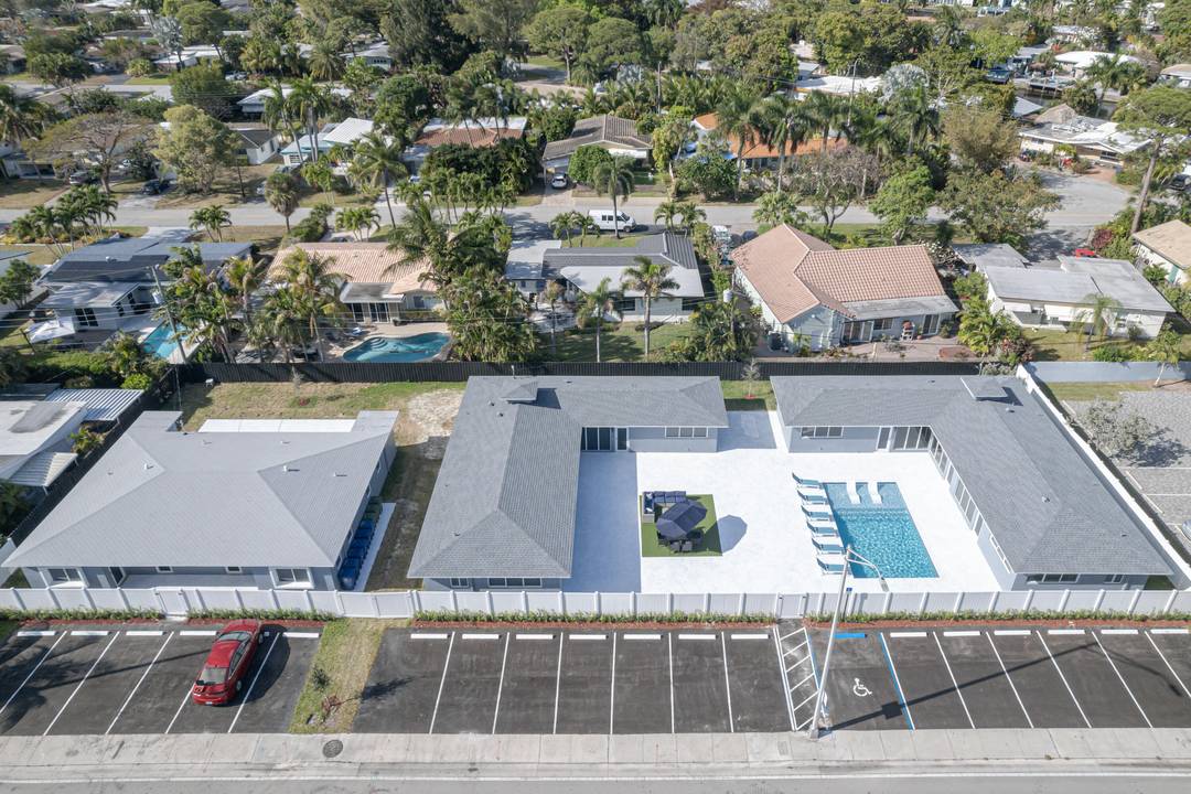 Thriving Airbnb Multi Family Compound in Wilton Manors.