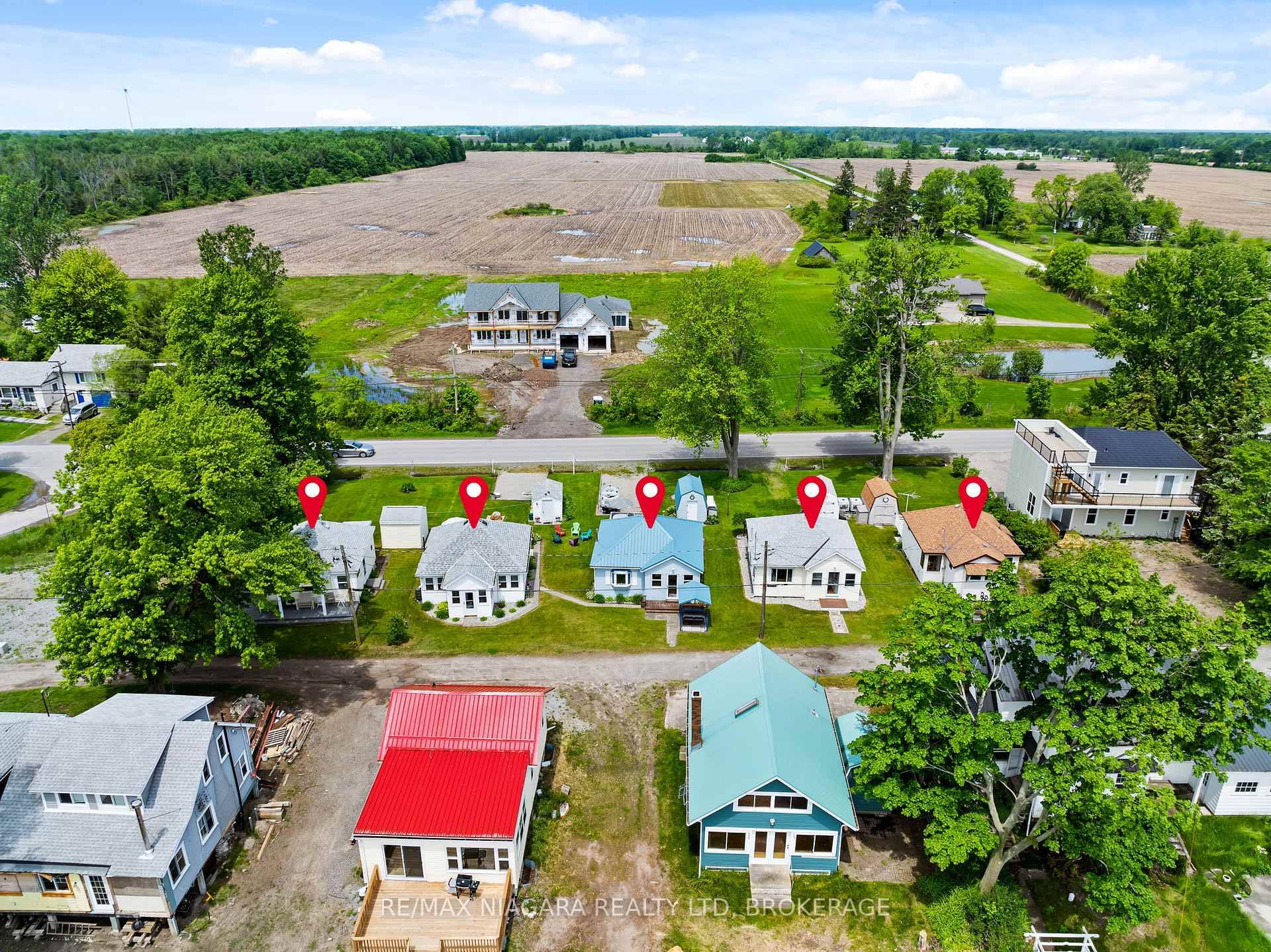 Contact your family and friends and get here fast Properties like this do not come along very often !