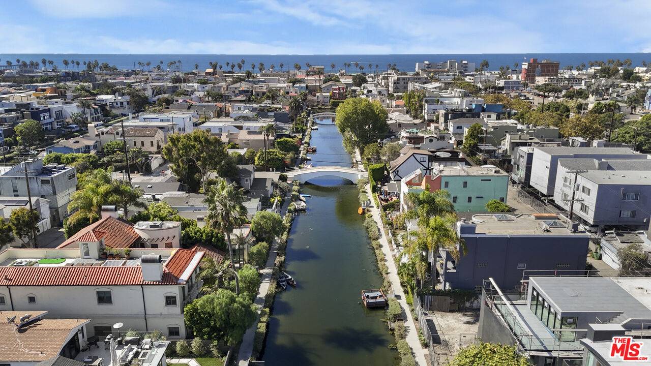 419 Carroll Canal Marina Del Rey La