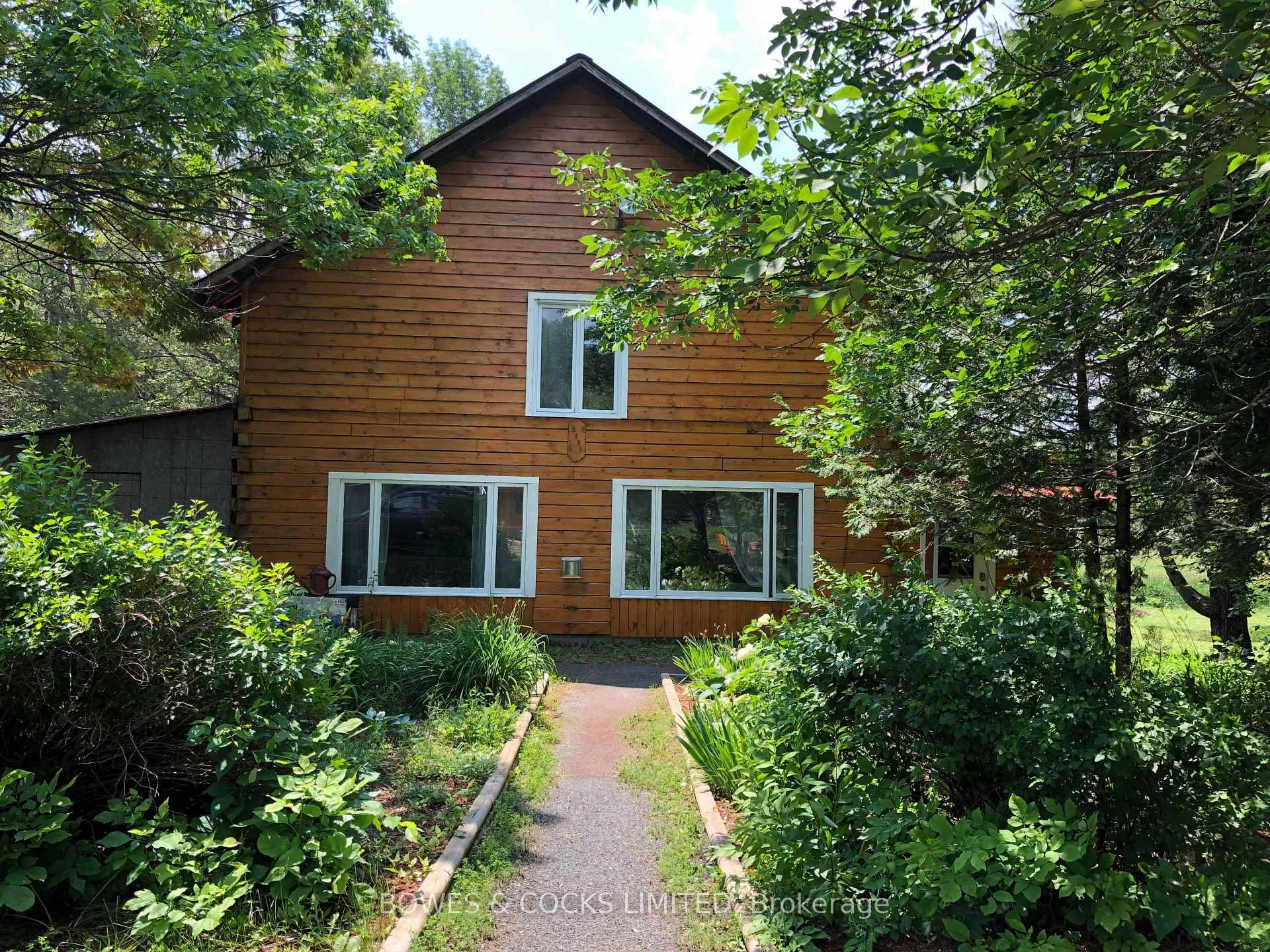 Welcome to The Red Roof Lodge at 2449 The Ridge Rd !