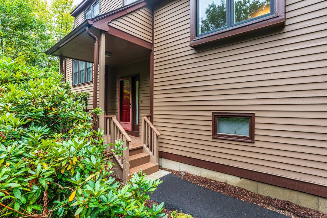 This well cared for 2 bedroom, 2.