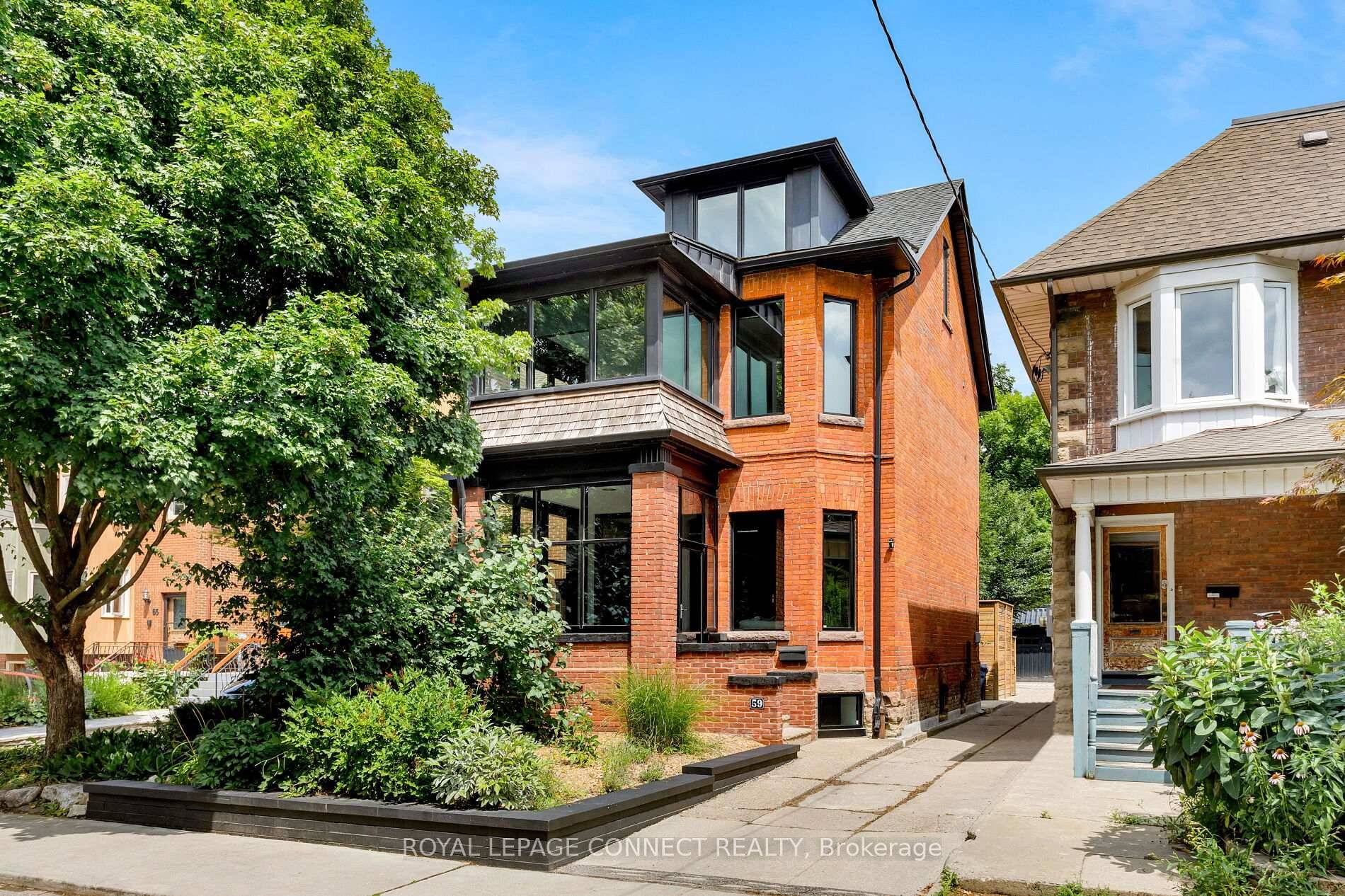 Majestic 2. 5 Storey Detached Victorian in Roncesvalles.