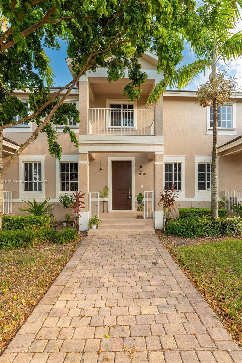 RESORT STYLE TOWNHOME RARE 5 CAR PARKING.