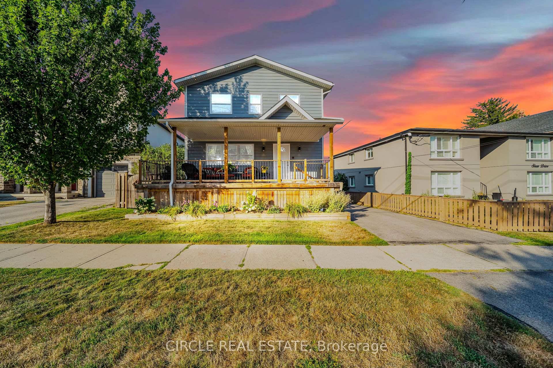 LAKEVIEW LOCATION ! Stunning 50ft x 132ft lot !