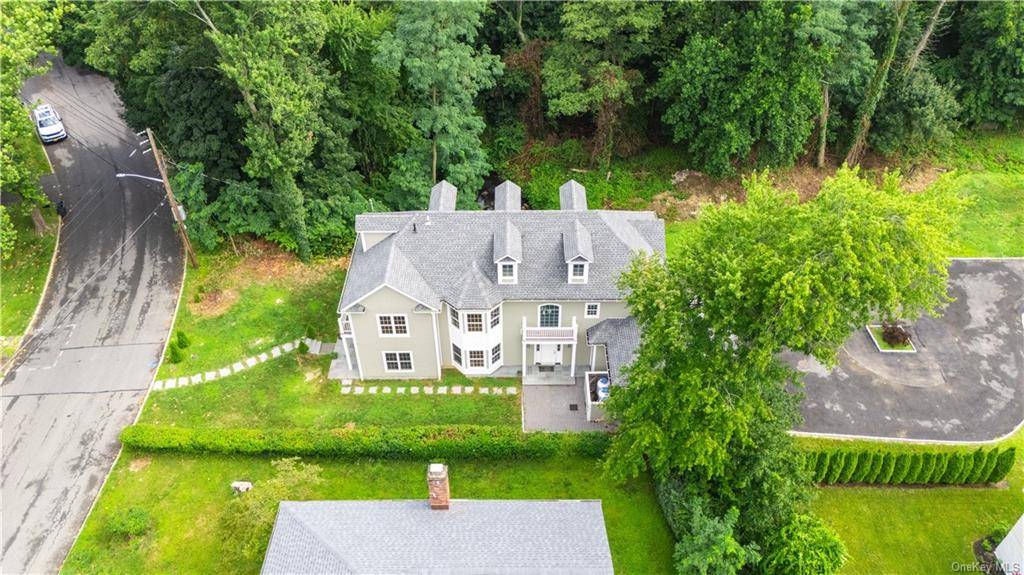 Come see this ready to move in custom built new construction that sits at the end of a cul de sac !