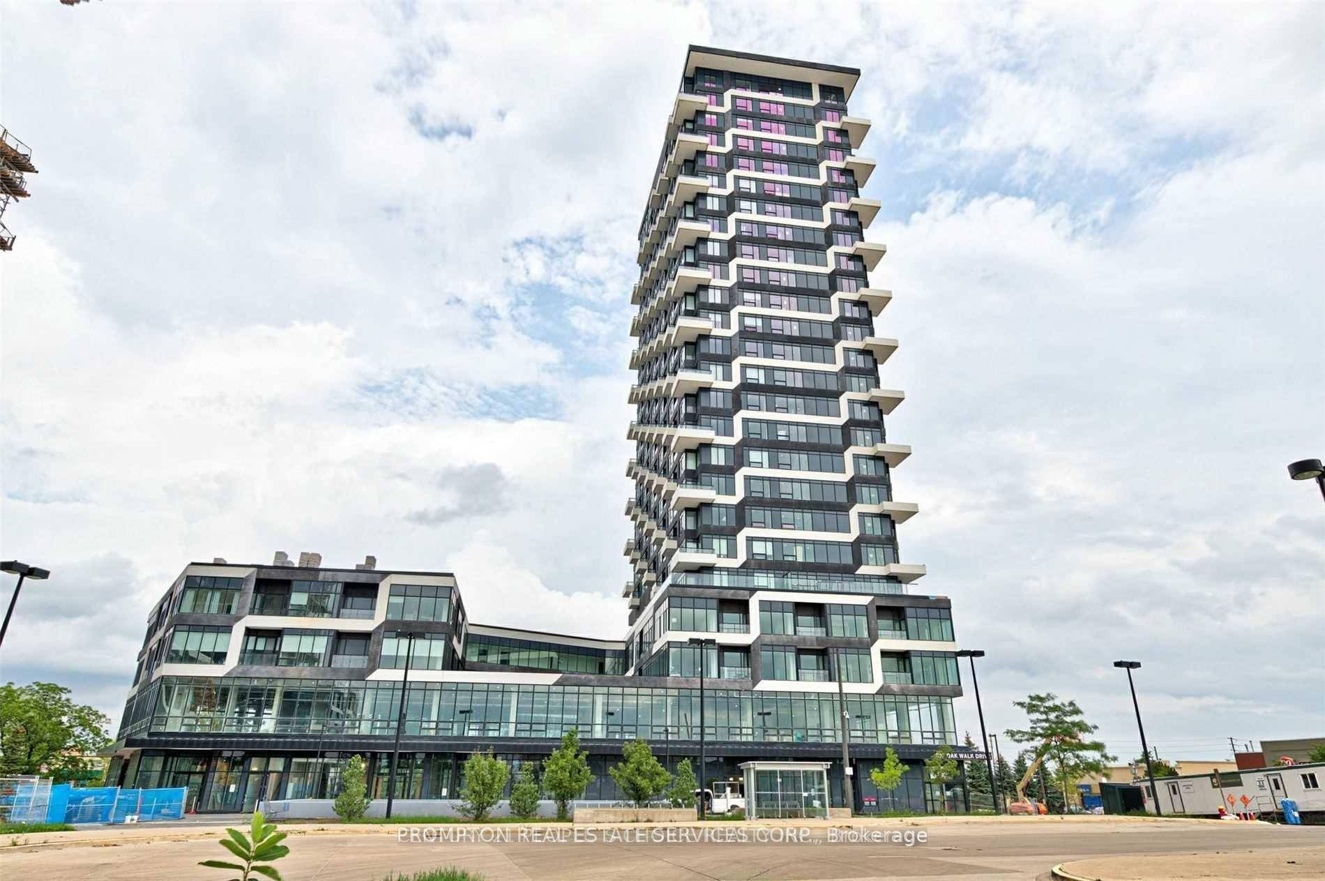 Modern 1 Bedroom Condo with Stunning Lake amp ; CN Tower Views !