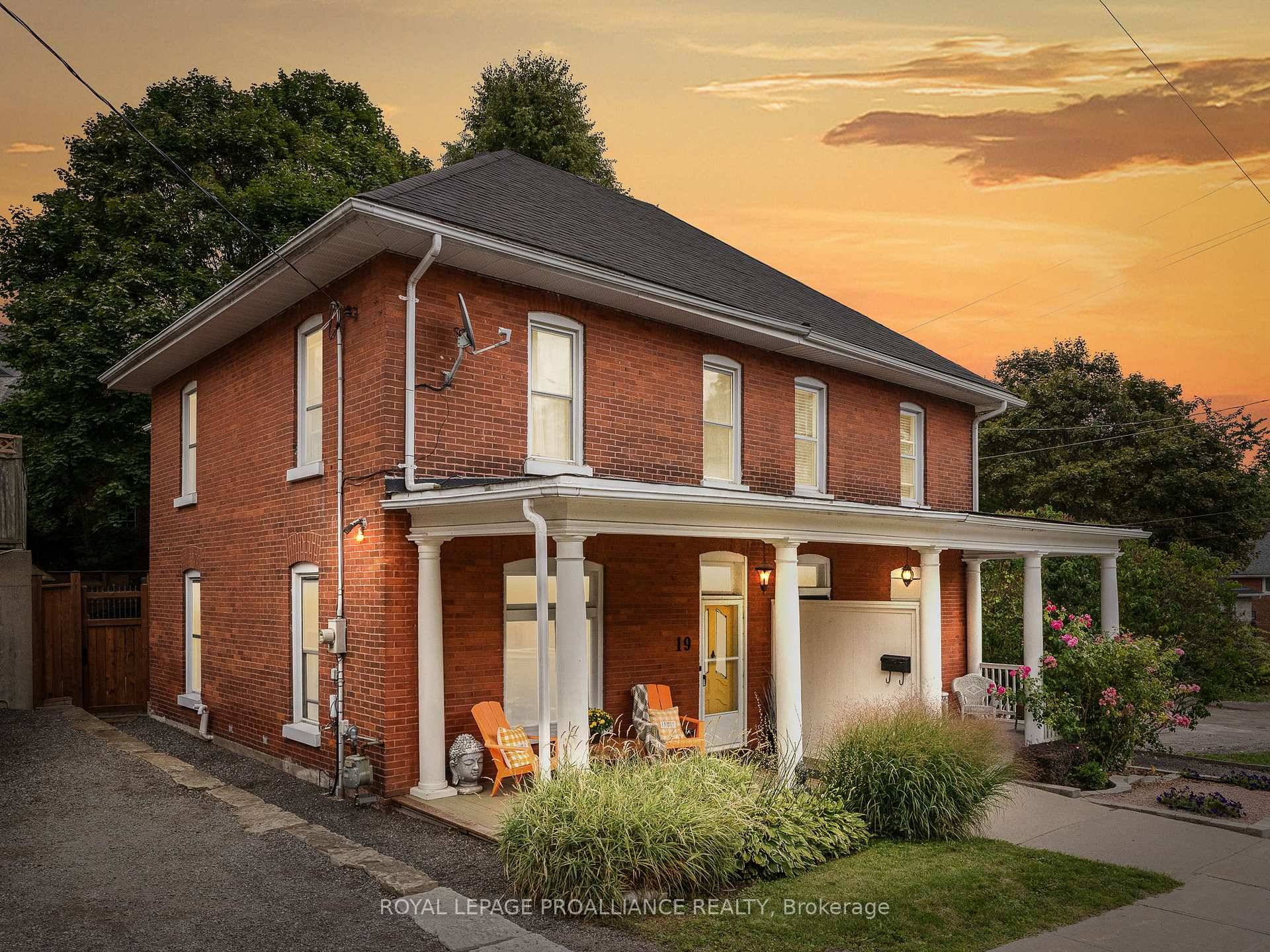 Just steps from the shops, cafe s, and restaurants of historic Downtown Port Hope, this charming semi detached home offers comfort, convenience, and potential.