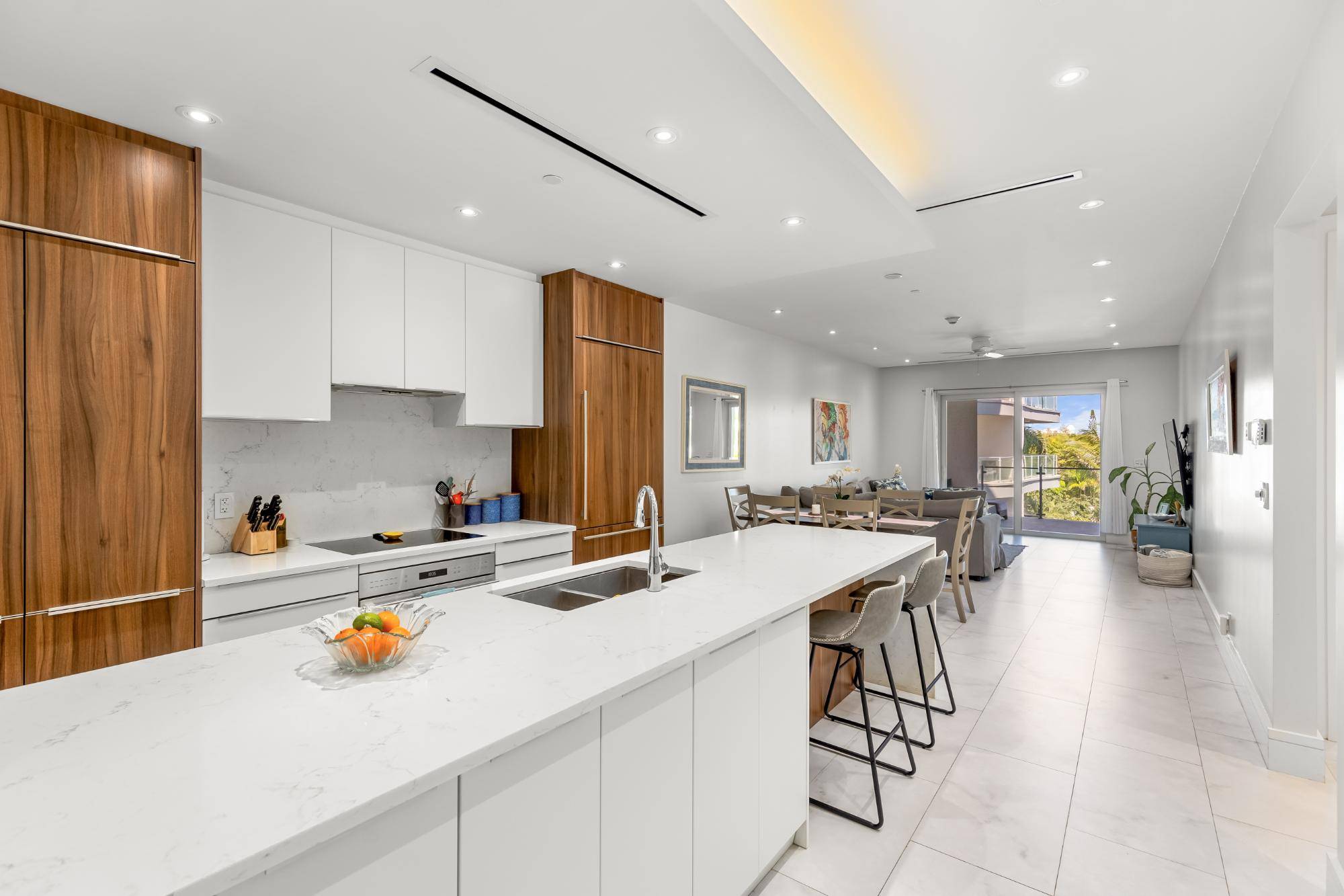 WEST BAY STREET Condo Cable-Beach Bahamas