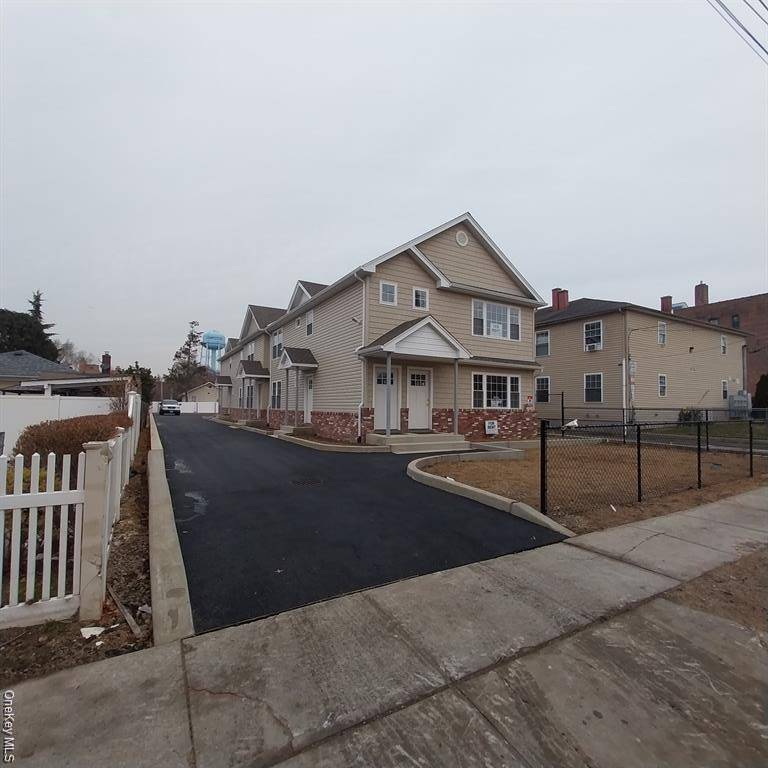 New Building, built to current energy code, walk to train and Bus, Separate entrances Tenant controlled Heat, Hot water, and central air conditioning, Upgraded Oak flooring, in apt laundry hookups, ...