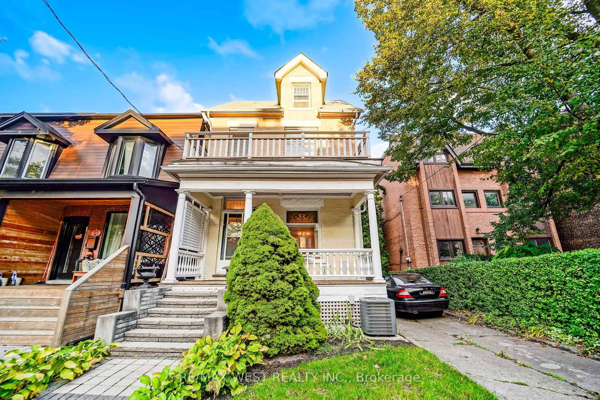 30' Double Lot In Prime Leslieville Location.