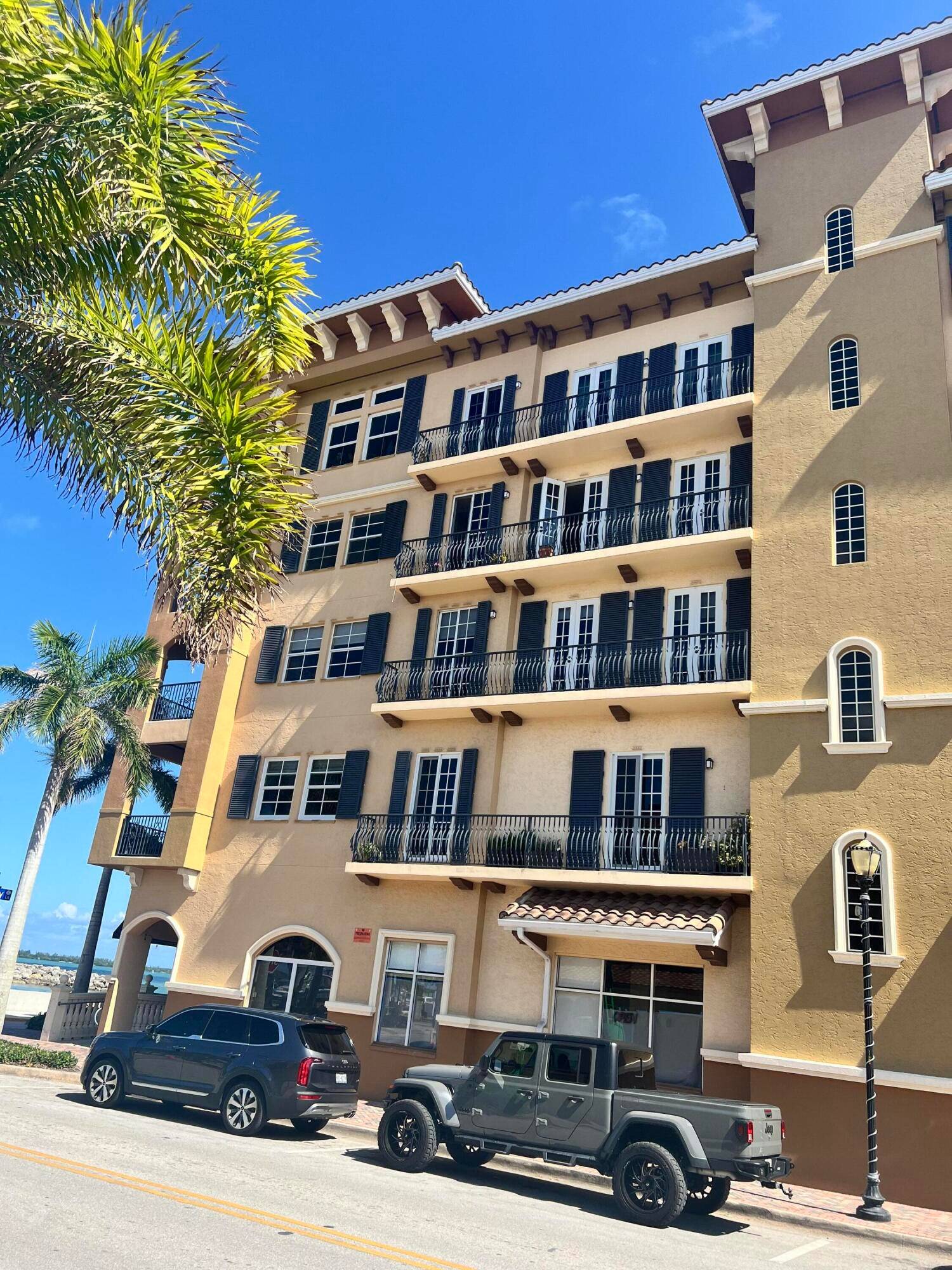 This immaculate and spacious 3 bedroom, 3 bath penthouse condo is nothing short of amazing !