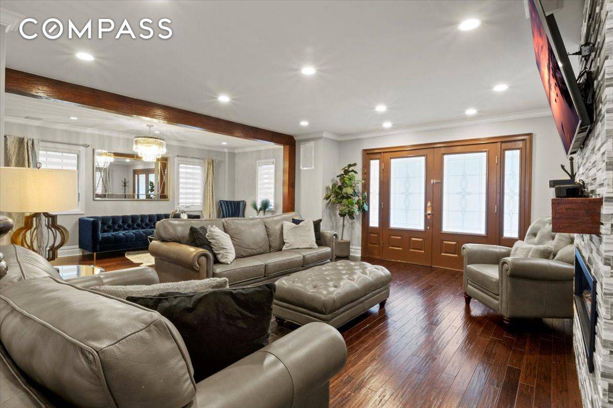 Are you looking for a home with a suburban feel but still want to live in the city ?