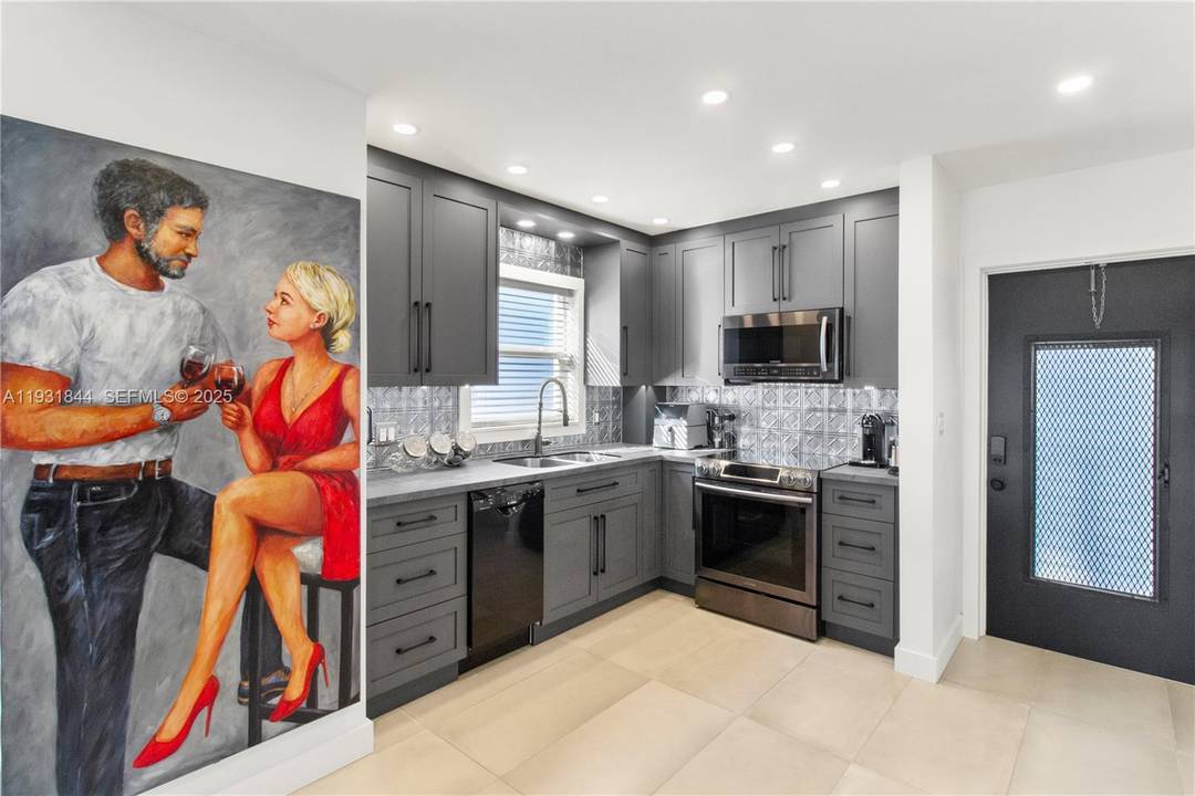 Stunning 2 bed, 2 bath waterfront Co op gem on the Intracoastal Waterway, minutes from pristine beach.