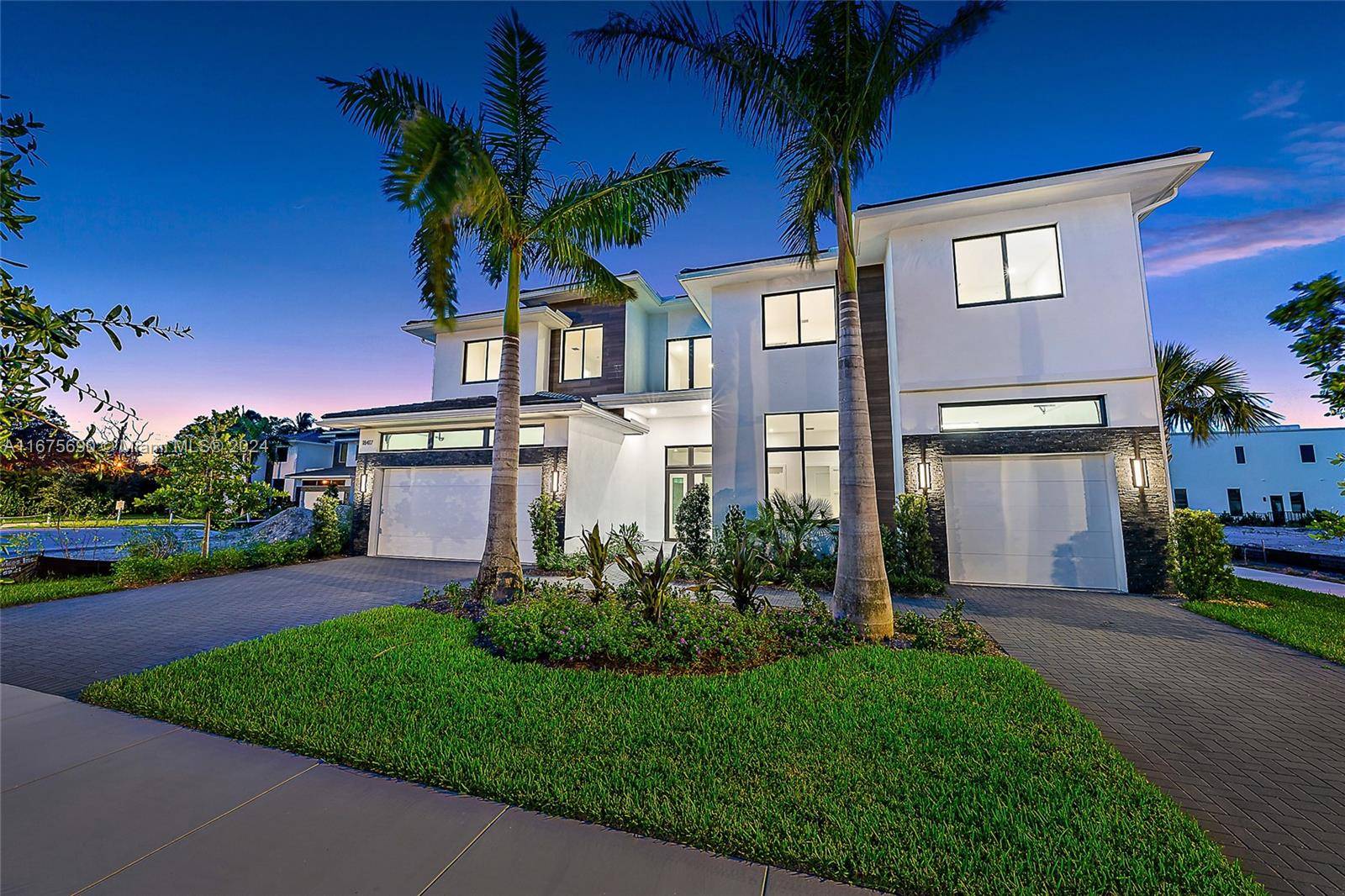 Welcome to your dream home in the heart of Jupiter !