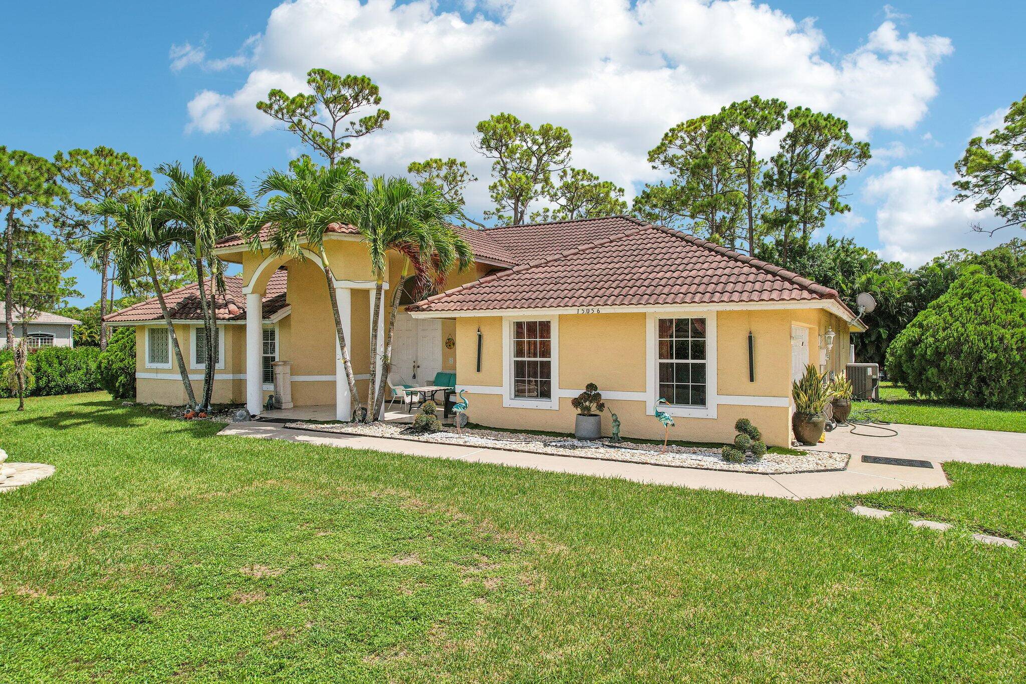 Available starting MArch 8 2025 a Stunning 5 bedroom, 3 bathroom home in the charming community of Loxahatchee, FL.