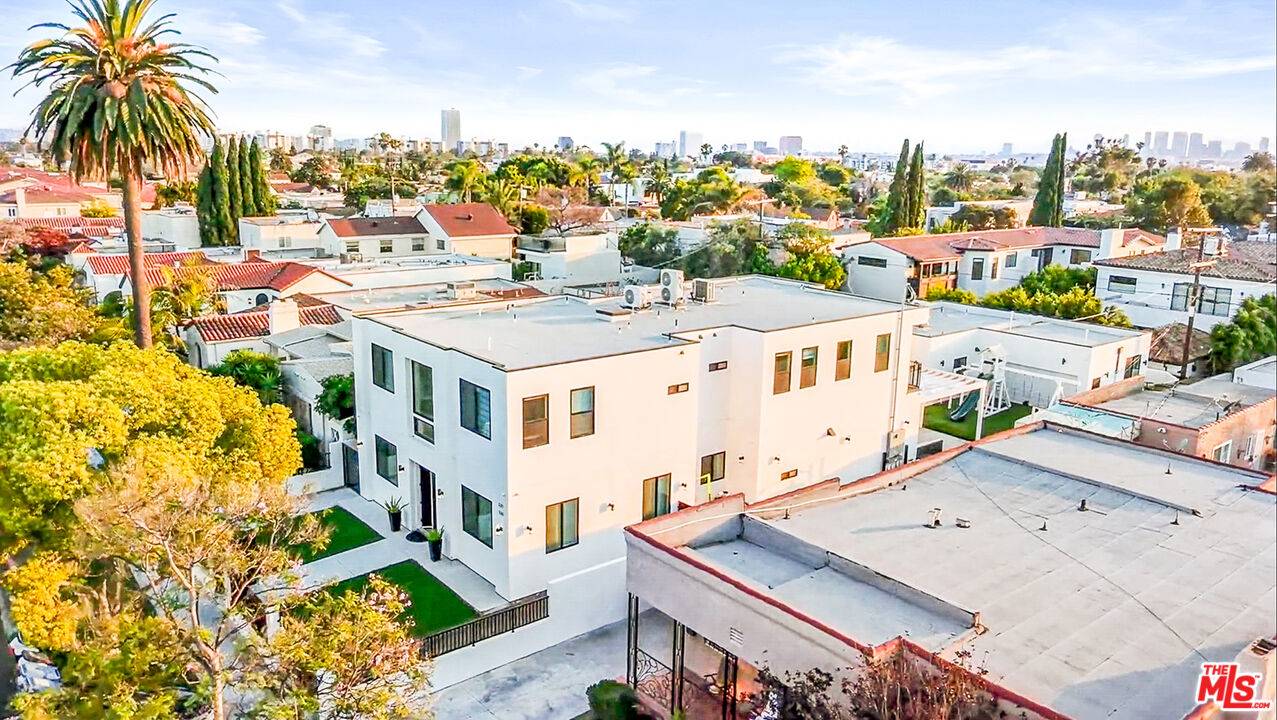 535  N Formosa Ave 8BR Hancock Park La