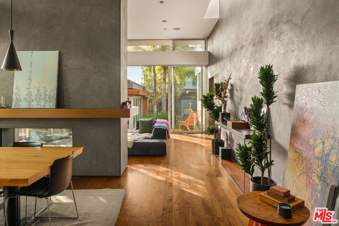 911   Venezia Ave 2BR Marina Del Rey La