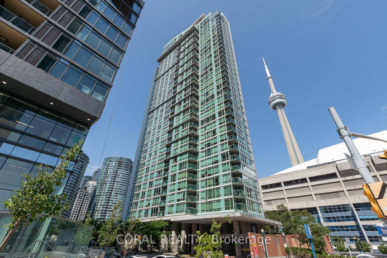 Live in the heart of it all at 81 Navy Wharf !