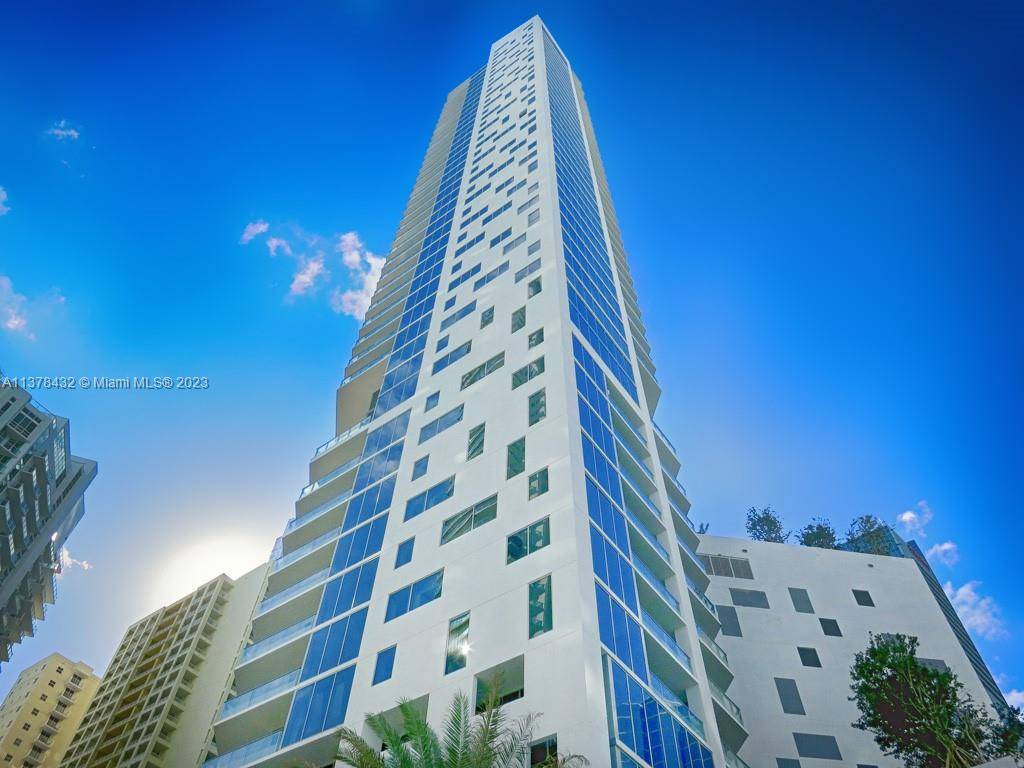 BEST PRICED 1 BED WITH BAY VIEWS IN BRICKELLHOUSE Furnished 1BR 1BA with tile floors.