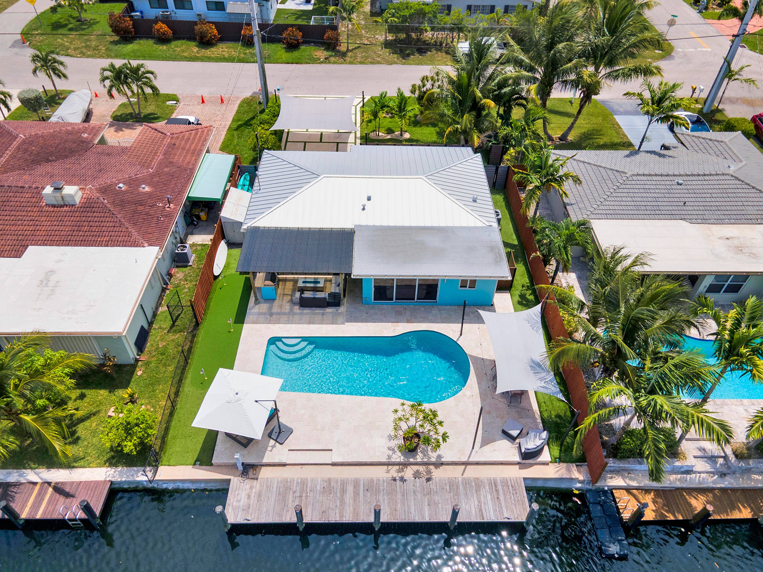 Your winter getaway awaits with your own private dock with direct ocean access !