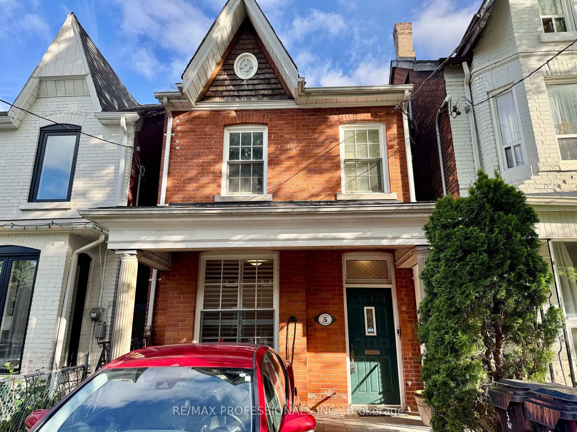 Experience the best of city living at 5 Alpine Ave, perfectly positioned in a coveted pocket of the city.