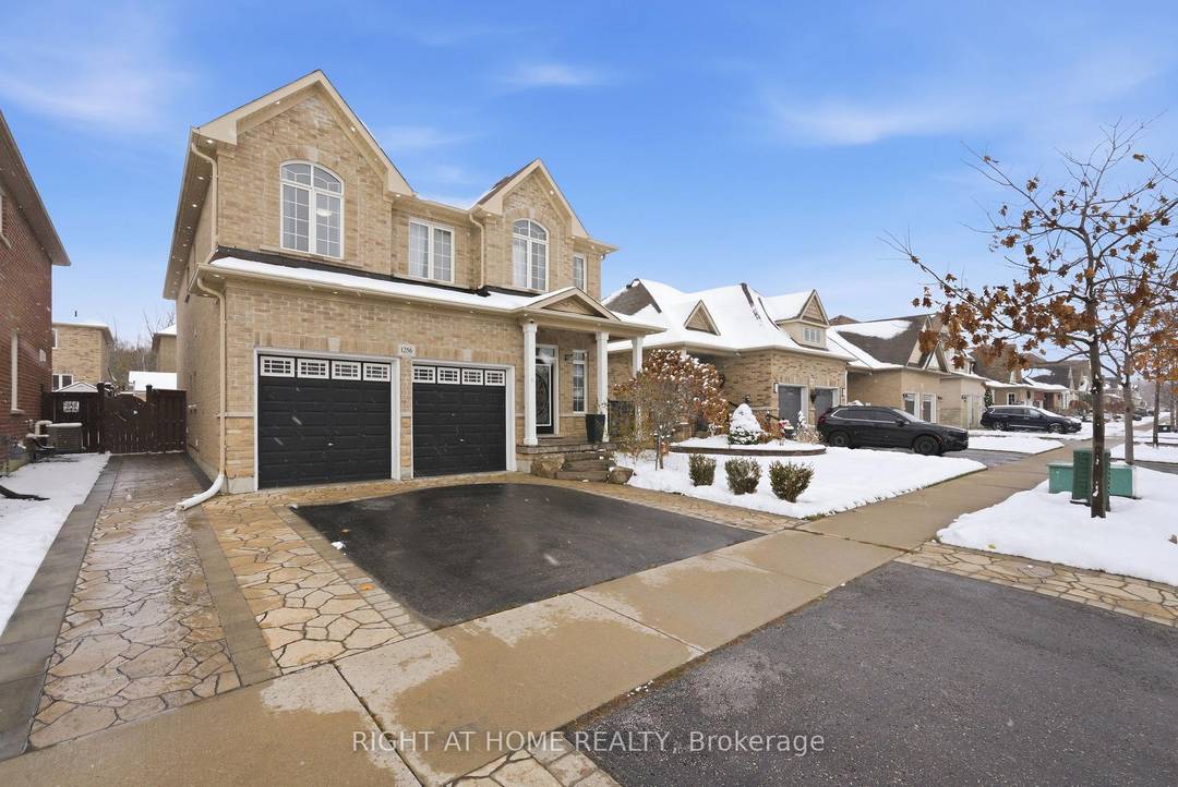 Welcome to this immaculate 5 bedroom, 4 washroom executive detached home offering over 3, 000 sq ft of luxury living in one of Eastdale's most sought after family communities.