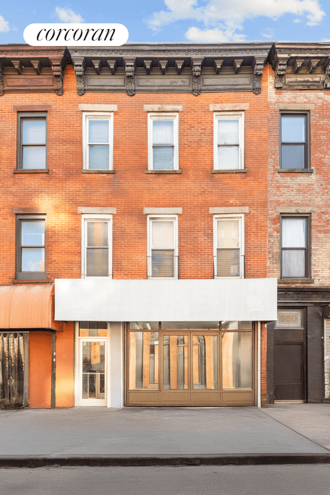 Prime Commercial Space for Lease 952 Atlantic Ave, Crown Heights, Brooklyn Unlock the potential of your business with this versatile 1, 280 SF ground floor commercial unit in the heart ...